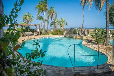 Piscina di Felix Hotels - Galanias Hotel & Retreat o nelle vicinanze