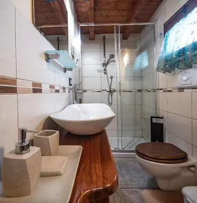 Bagno di Comfortable apartment in Capitana 50 sqm, sea view, garden