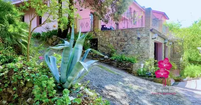 Giardino di Residenza Locci - Rooms & Apartments