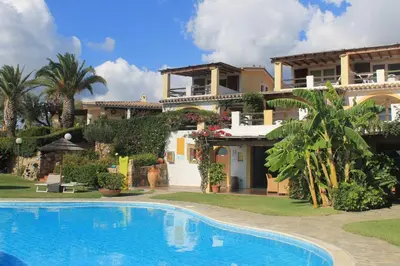 Piscina di Residence Le Bouganville o nelle vicinanze