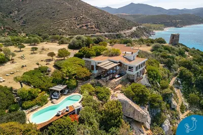 Paesaggio naturale nelle vicinanze della villa