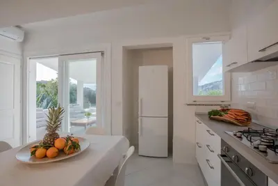 Cucina o angolo cottura di Sul Mare Sardegna Villa Calipso