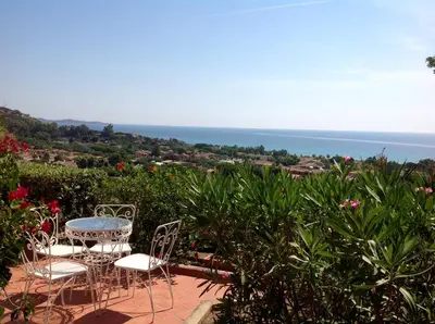 Paesaggio naturale nelle vicinanze della villa