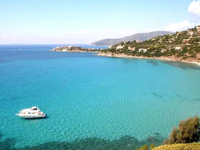 Paesaggio naturale nelle vicinanze della villa