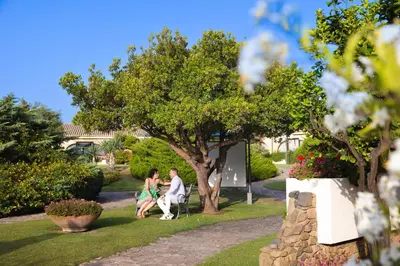 Giardino di Hotel Baia di Nora