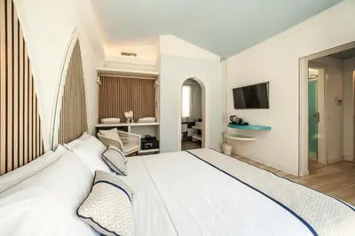 TV o dispositivi per l'intrattenimento presso Hotel New Barcavela