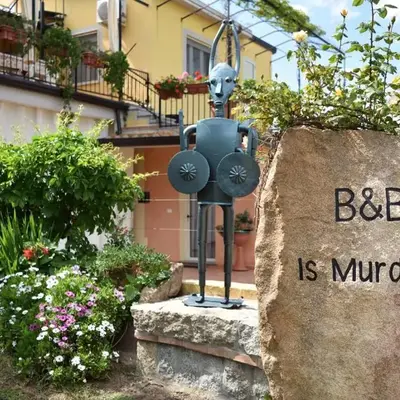 B&B Is Murdegus
