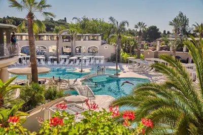 Piscina di Forte Village Resort - Le Palme o nelle vicinanze