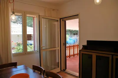 Piscina di Lucia Holiday House Porto Pino o nelle vicinanze