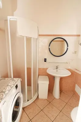 Bagno di Villaggio polifemo 38 Località Cala Sapone P7167