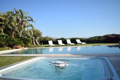 Piscina di VILLA BAIRES - CHIA o nelle vicinanze
