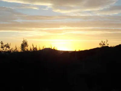 Alba o tramonto visti dall'interno del bed & breakfast o dai dintorni