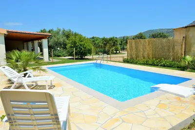 Piscina di Petrus Vacanze o nelle vicinanze