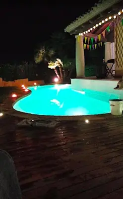 Piscina di la forma dell'acqua o nelle vicinanze