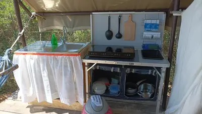 Cucina o angolo cottura di B&B Glamping Semaforo Capo Sperone