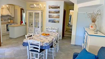Cucina o angolo cottura di Sa VillaRose By La Via Del Mare Viaggi e Vacanze