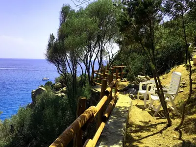 Paesaggio naturale nelle vicinanze della villa