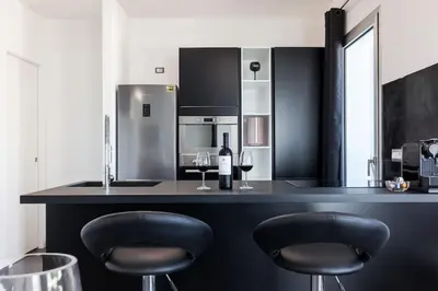 Cucina o angolo cottura di Leonida's Home - Shared Pool, Jacuzzi and beach 150mt