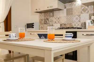 Cucina o angolo cottura di GRECALE a pochi passi dal mare