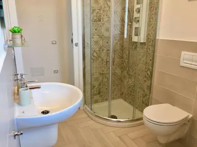 Bagno di Le Domus Modern Apartments Cagliari