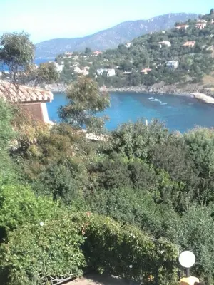 Paesaggio naturale nelle vicinanze della villa
