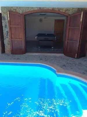 Piscina di VILLA VITTORIA with LARGE PRIVATE HEATED SWIMMING POOL COMPLETE with JACUZZI FOR EXCLUSIVE USE , SEA and BEACH VIEW, 150 METERS FROM THE BEACH, POOL SURFACE 60 mq , 645 sq ft, POOL DEPTH 140 cm ,55 inches, PARKING AND WIFI FREE o nelle vicinanze