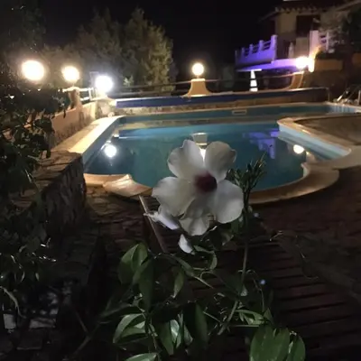 Piscina di VILLA VITTORIA with LARGE PRIVATE HEATED SWIMMING POOL COMPLETE with JACUZZI FOR EXCLUSIVE USE , SEA and BEACH VIEW, 150 METERS FROM THE BEACH, POOL SURFACE 60 mq , 645 sq ft, POOL DEPTH 140 cm ,55 inches, PARKING AND WIFI FREE o nelle vicinanze