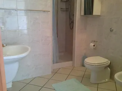 Bagno di Appartamento Elegante E Panoramico Con Splendida Vista Mare