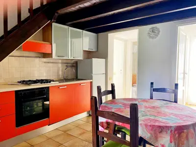 Cucina o angolo cottura di Villetta con giardino a due passi dal mare