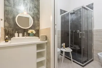 Bagno di Via San Giacomo 10