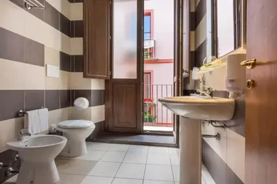 Bagno di Arcobaleno Rooms