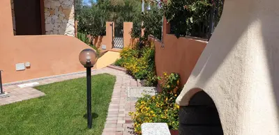 Giardino di Villetta Laura 350 mt Baia di Porto Frailis