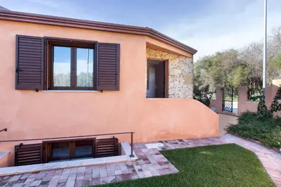 Giardino di Villetta Laura 350 mt Baia di Porto Frailis