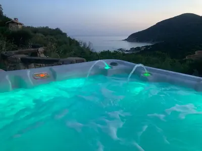 Paesaggio naturale nelle vicinanze della villa