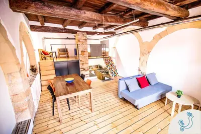 Area soggiorno di Scuderie Reali - Loft in Castello, old town