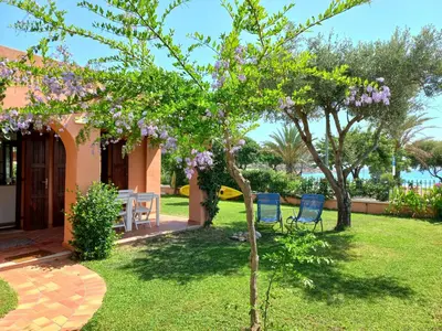 Giardino di VILLA STELLA fronte mare Porto Frailis