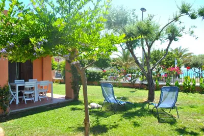 Giardino di VILLA STELLA fronte mare Porto Frailis