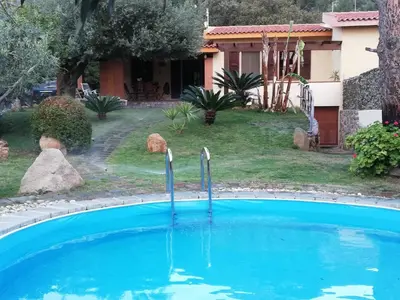 Piscina di Villa REBECCA o nelle vicinanze