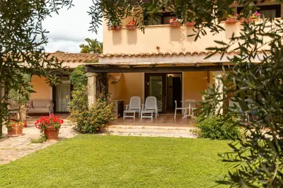 Giardino di Porto Giunco Residence