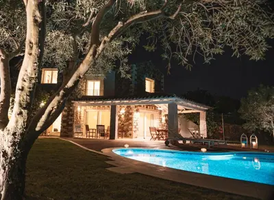 Piscina di Villa Ulivo con piscina e giardino privato a 500 mt dal mare o nelle vicinanze