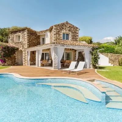 Villa Ulivo con piscina e giardino privato a 500 mt dal mare