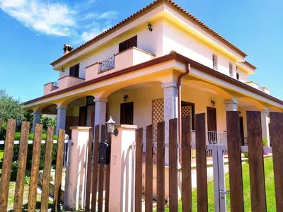 Edificio in cui si trova la stanza in casa privata