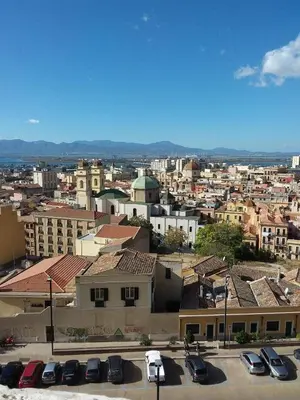 Vista generica su Capoterra o vista sulla città dall'interno del bed & breakfast