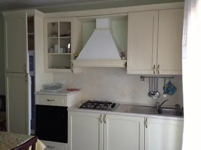 Cucina o angolo cottura di casa con vista a Chia