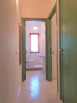 Bagno di Sunny garden house