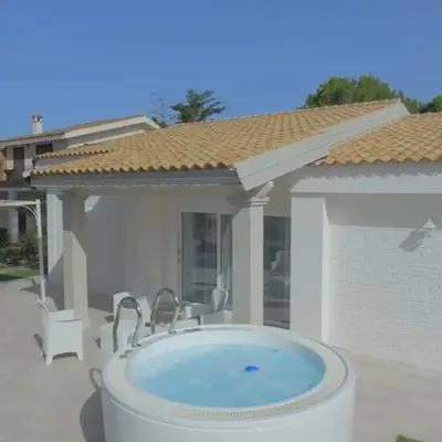 IKEBANA VILLAS PORTO PINO BEACH
