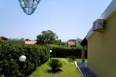 Giardino di Villa Azzurra nel centro di Costa Rei