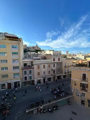 Vista generica su Cagliari o vista sulla città dall'interno dell'affittacamere