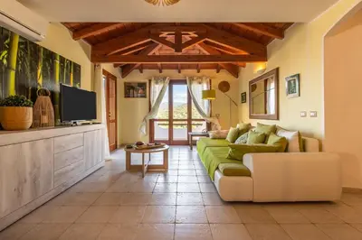 Area soggiorno di villa Camelia semi detached villa wifi stunning view