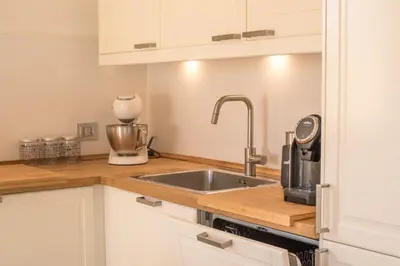 Cucina o angolo cottura di Villa Maria favolosa piscina di nuova costruzione